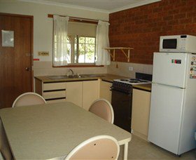 Greenways Holiday Units - Kawana Tourism 6