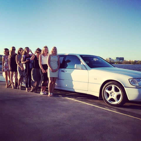 Valley Limousines - Kawana Tourism 0