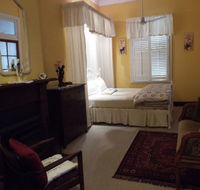 Guy House Bed and Breakfast - Kawana Tourism