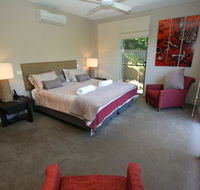 Beach House One  Vue - Kawana Tourism