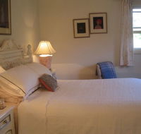 Trafalgar Bed and Breakfast and Annie's cottage - Kawana Tourism