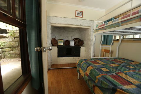 Sydney - Pittwater YHA - Kawana Tourism 2