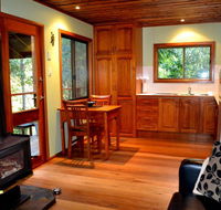 Waterfall Hideout-Rainforest Cabin for Couples - Kawana Tourism
