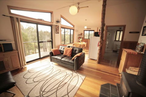 Southern Forest Accommodation - Kawana Tourism 1