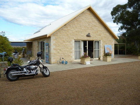 David Mahony Art Gallery & Sculpture Park - Kawana Tourism 4