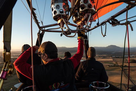 Balloon Flights In Northern Tasmania - Kawana Tourism 0