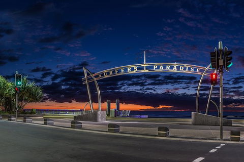 Luxury Brisbane Airport Transfers To And From Surfers Paradise For 2 Person - Kawana Tourism 0