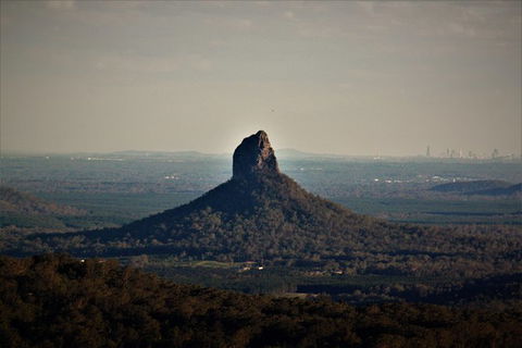 Maleny Booked Hire Services Sunshine Coast And Hinterland Buses And Private Cars - Kawana Tourism 0