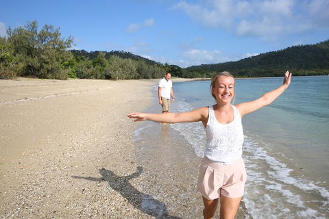 1-Night Whitsundays Tour By Catamaran With Paradise Cove Resort From Airlie Beach - Kawana Tourism 0