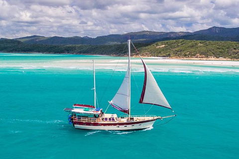 2-Day Whitsundays Sailing Adventure: SV Whitehaven - Kawana Tourism 8