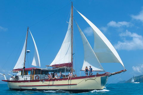 2-Day Whitsundays Sailing Adventure: Summertime - Kawana Tourism 7