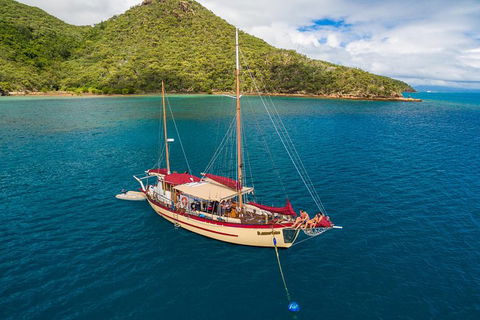 2-Day Whitsundays Sailing Adventure: Summertime - Kawana Tourism 2