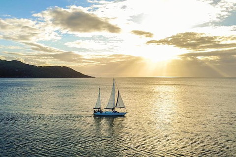 Magnetic Island Sunset Sail - Kawana Tourism 1