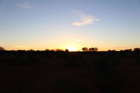 Full Uluru Base Walk At Sunrise Including Breakfast - Kawana Tourism 7