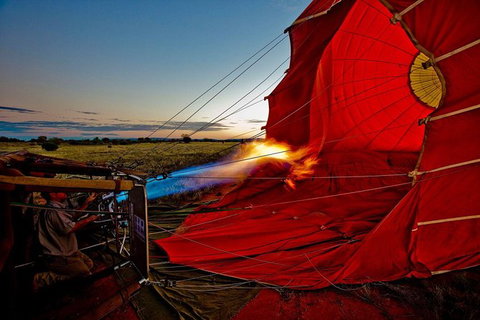 Early Morning Ballooning In Alice Springs - Kawana Tourism 5