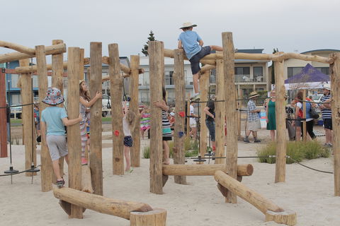 Bristow Smith Reserve Nature Playspace - Kawana Tourism 0