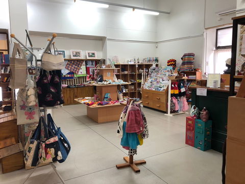 Copper Country Keepsakes - Kawana Tourism 0