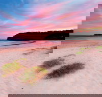 McKenzies Beach - Kawana Tourism