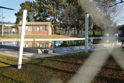 Bungendore Pool - Kawana Tourism 1