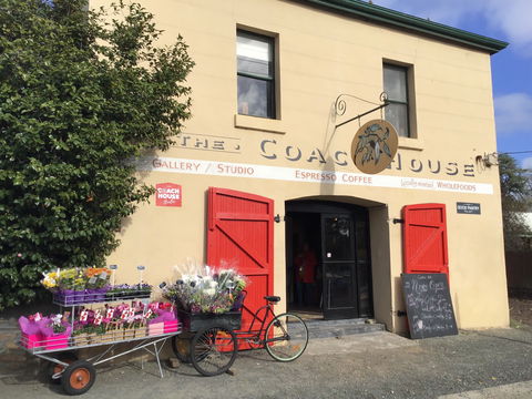 The Coach House Studio - Kawana Tourism 0