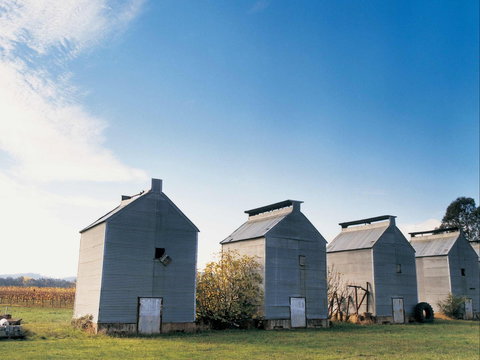 Myrtleford To Porepunkah 24km - Kawana Tourism 0