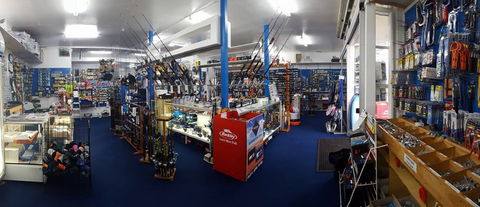 Rocks Marine Bait And Tackle - Kawana Tourism 0