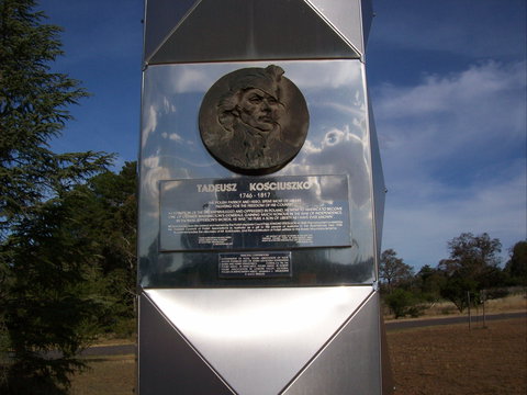Tadeusz Kosciuszko Monument - Kawana Tourism 1