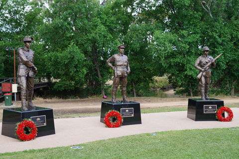 VC Memorial Park - Honouring Our Heroes - Kawana Tourism 0