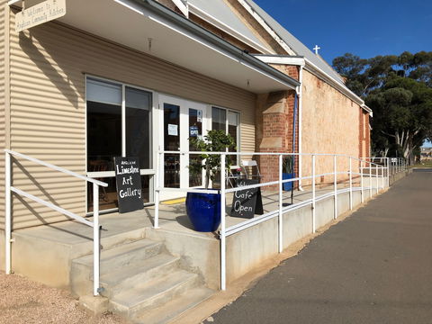 Anglican Community Cafe, Limestone Art Gallery & Cornish Garden - Kawana Tourism 1