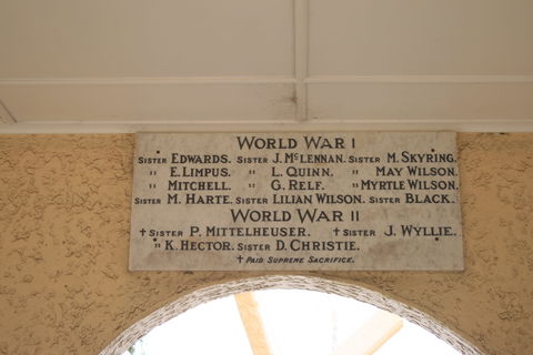Bundaberg War Nurses Memorial And Park - Kawana Tourism 1