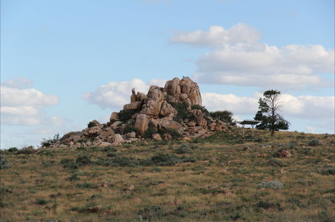 Castle Rock Walk And Lookout - Kawana Tourism 1