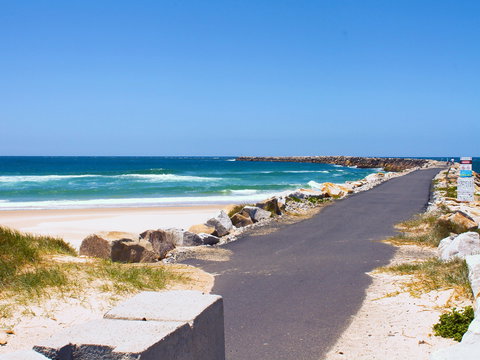 Iluka Main Beach - Kawana Tourism 1