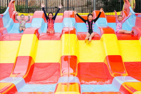 Raging Waters Sydney - Kawana Tourism 1