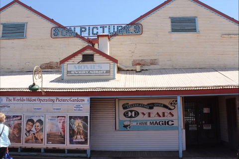 Sun Pictures Theatre - Kawana Tourism 0