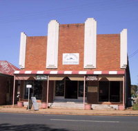 Talbragar Country Antiques - Kawana Tourism