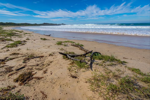 Avenue Beach - Kawana Tourism 0
