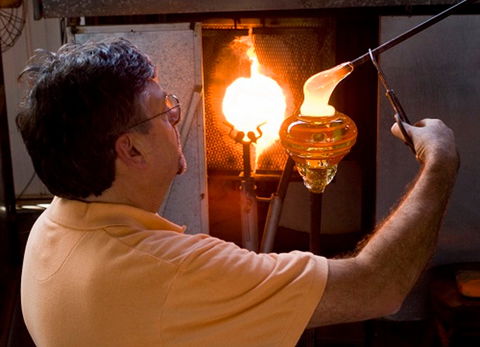 Eamonn Vereker Glass Studio And Gallery - Kawana Tourism 1