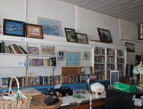 Holbrook Anglican Op-shop - Kawana Tourism 1