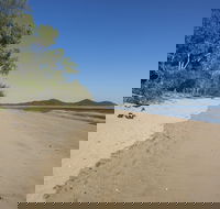 Smalleys Beach - Kawana Tourism