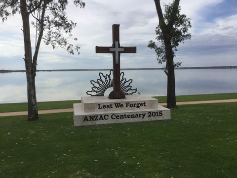 Anzac Centenary Cross - Kawana Tourism 0