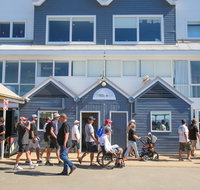 Newcastle Shoreline Walk - Kawana Tourism