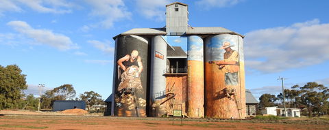 Riverina Outdoor Art Trail - Kawana Tourism 0