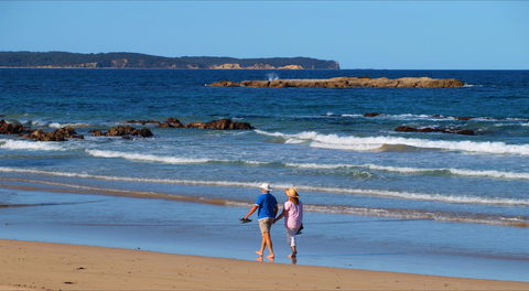 Surf Beach Batemans Bay - Kawana Tourism 2