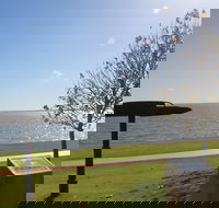 The Donald Campbell Obelisk - Kawana Tourism