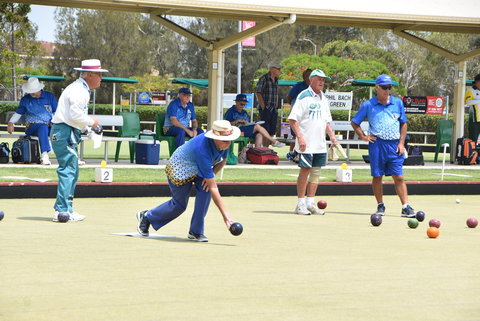Cleveland Sharks Bowls Club - Kawana Tourism 0