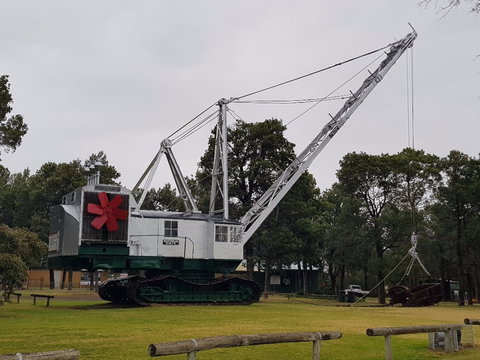 Coleambally Bucyrus Erie Dragline Excavator - Kawana Tourism 0
