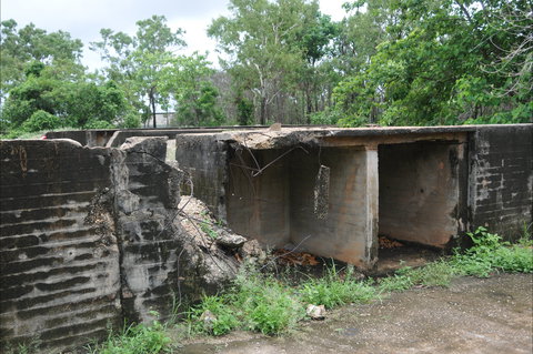 WWII Quarantine Anti Aircraft Battery Site - Kawana Tourism 1