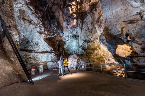Jenolan Caves: Lucas Cave Tour - Kawana Tourism 1