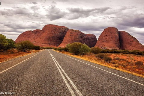 5-Hour Kata Tjuta Sunrise Tour From Ayers Rock With Breakfast - Kawana Tourism 4