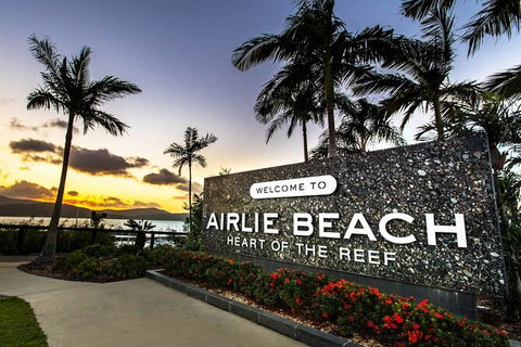 Airport Transfers - One Way Share Shuttle Service - Kawana Tourism 1